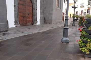  Limpieza retira decenas de toneladas de residuos de la Noche de San Juan en Telde/TA.